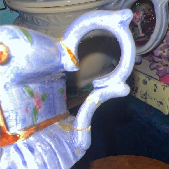 Blue Ceramic Dog Figurine on Couch mini planter - Picture 4 of 9